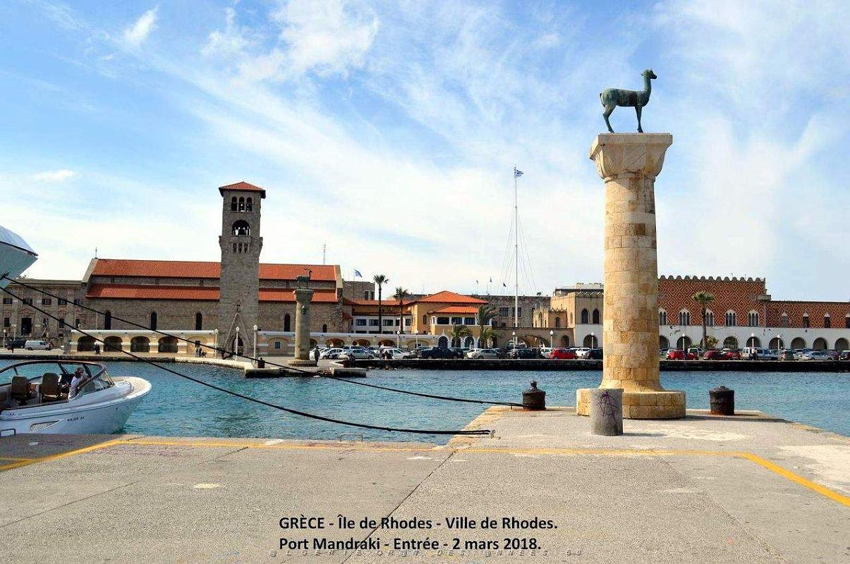 092- Rhodes ville et port d'honneur.JPG
